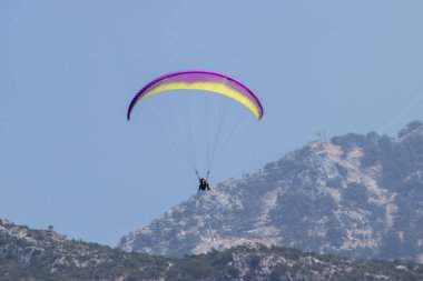 Oludeniz'de Yamaç Paraşütü, Fethiye, Türkiye