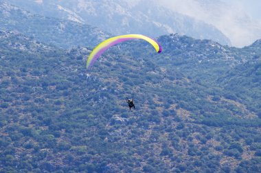 Oludeniz'de Yamaç Paraşütü, Fethiye, Türkiye