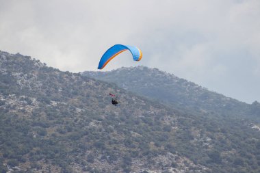 Oludeniz'de Yamaç Paraşütü, Fethiye, Türkiye