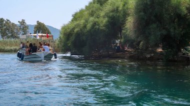 Marmaris, Akyaka / Türkiye -2 Eylül 2019, Azmak Deresi 'nde tekne gezisi