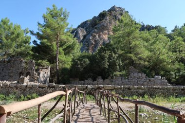 Olimpos, antik Lycia, Antalya, Türkiye 'nin en nemli liman kentlerinden biri.