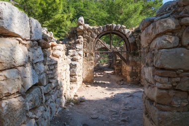 Olimpos, antik Lycia, Antalya, Türkiye 'nin en nemli liman kentlerinden biri.
