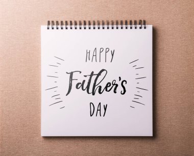 Babalar günü tebrik kartı kavramı. Düz yatıyordu.