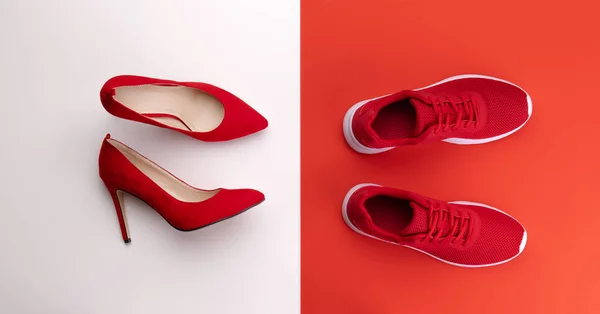 Una toma de estudio de par de zapatos de correr vs tacón alto en el fondo de color. Puesta plana . — Foto de Stock