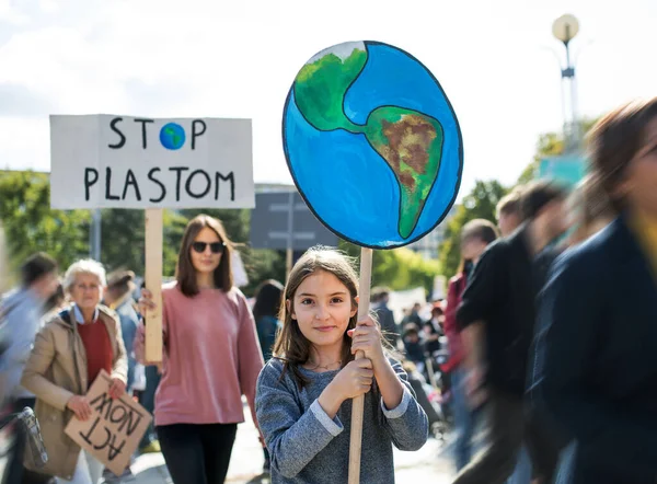 People with placards and posters on global strike for climate change. — Stock Photo, Image