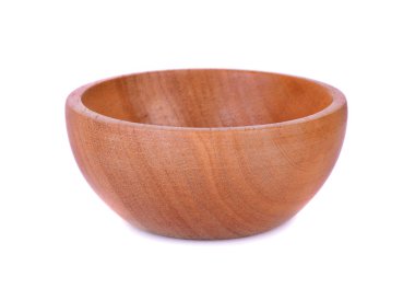 Beyaz arka planda boş ahşap kase