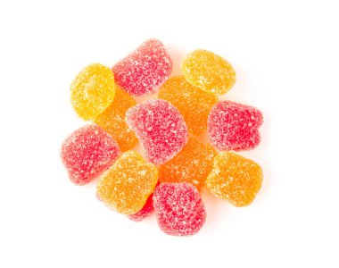 Beyaz arka planda lezzetli jöle şekerleri 