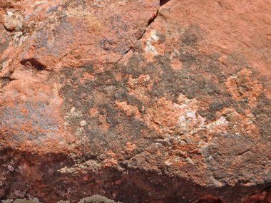 Sedona, Arizona Yavruağzı izi boyunca Kırmızı kayaların doğal soyut resim.