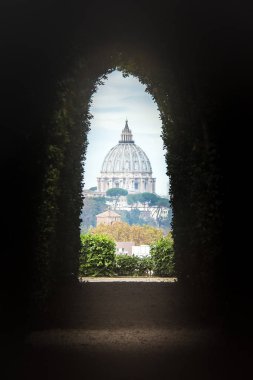  St. Peter's Katedrali deliğinden