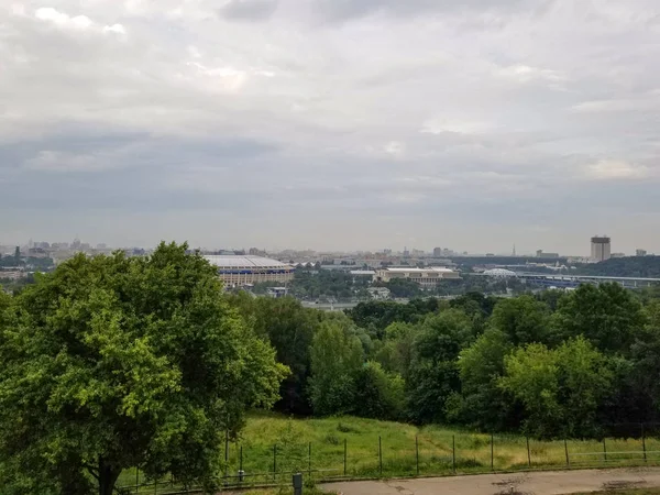 Moskova görünümüyle Vorobyovy kanlı veiw noktadan Luzhniki Stadı