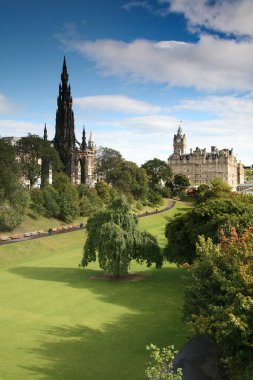 Edinburgh Prensleri Sokak Bahçeleri ve Scott Anıtı
