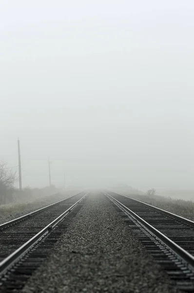 Vías Férreas Niebla Día Primavera Sombrío Húmedo Columbia Británica Canadá — Foto de Stock