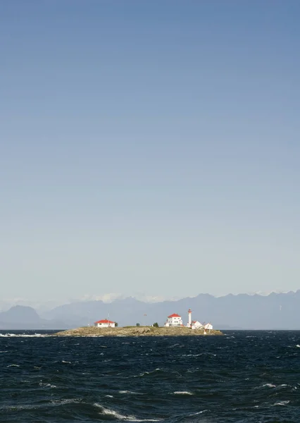 Faro de la isla de entrada, Georgia Straight, Columbia Británica, Canadá . — Foto de Stock