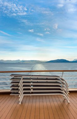Yığılmış şezlong, Lido Güvertesi gemisi, Inside Passage, Bc, Kanada.