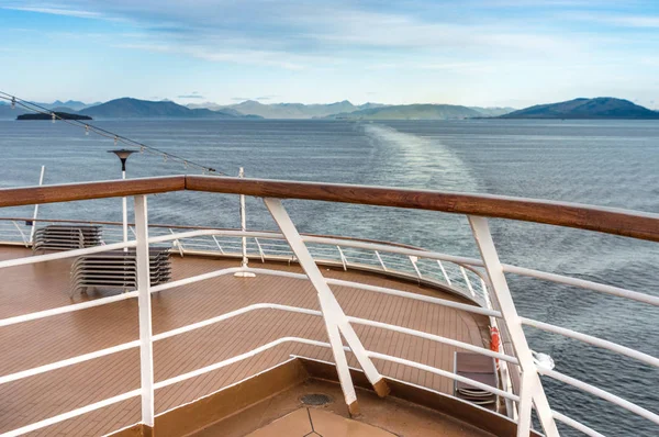 Southern view of Dixon Entrance from cruise ship, Inside Passage, BC, Canada. — Stock Photo, Image