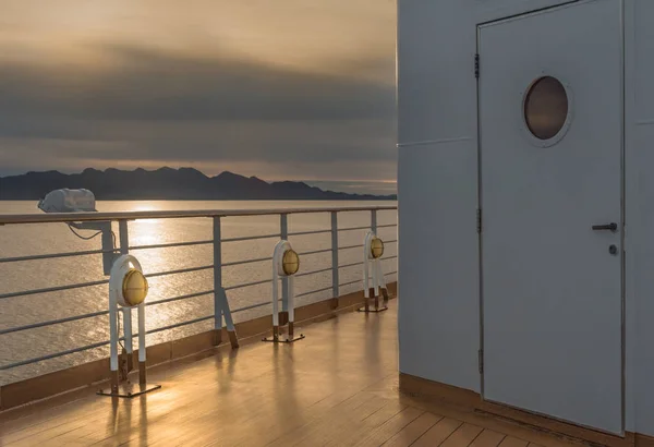 Nautical cruise ship deck lighting metal and brass exterior fixtures. — Stock Photo, Image