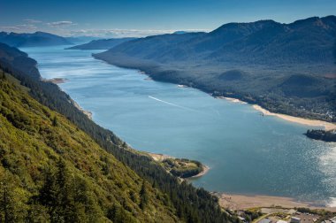 Mount Roberts, Juneau, Alaska, Amerika Gastineau kanal manzarasına bakan güney.
