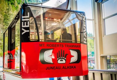 14 Eylül 2018 - Juneau, Ak: Turist getirisi tramvay dan Mount Roberts.