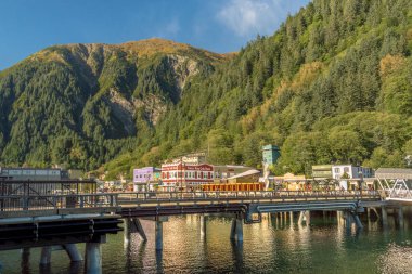 14 Eylül 2018 - Juneau, Alaska: Waterfront işletmeler boyunca Franklin St.