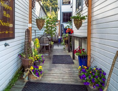 15 Eylül 2018 - Skagway, Ak: Broadway Sokağı renkli özel Bahçe.