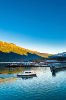 15 Eylül 2018 - Skagway, Ak: şafakta Limanı'na gelen Fjordlands Express yerel feribot.