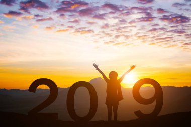 2019 yeni yıl siluet kız için mutlu standı