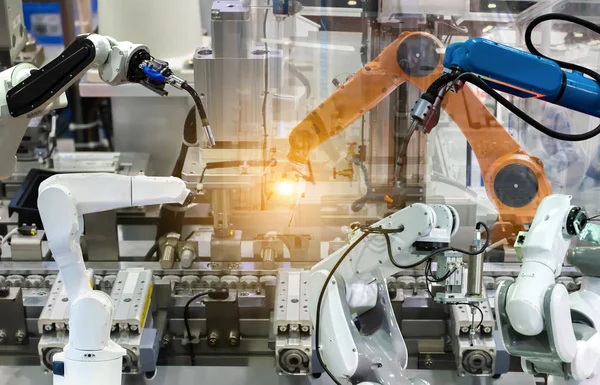 Robot Industrial Brazo Mecánico Fabricación Piezas Electrónicas —  Fotos de Stock