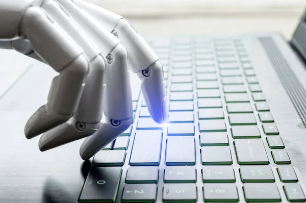 Robot Kezét Nyomja Meg Számítógép Billentyűzetén Írjuk — Stock Fotó