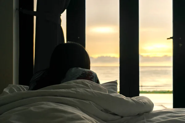 Спальня Вид Море Жінки Ранкове Сонце — стокове фото