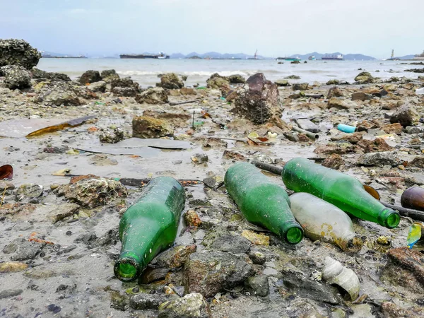 Zniszczenie Zanieczyszczenia Środowiska Śmieci Plaży Morza — Zdjęcie stockowe