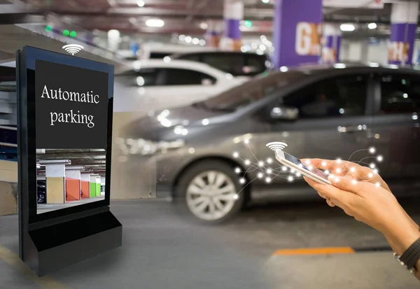 Tecnologia Busca Automática Estacionamento Carro Inteligente Departamento Stor — Fotografia de Stock