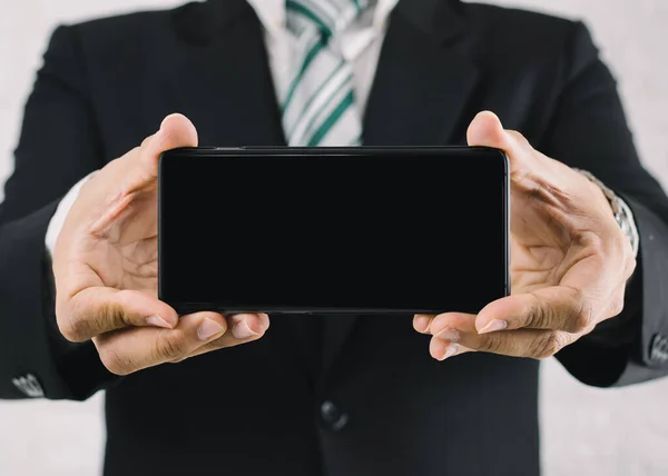 Biznesmen Smartfonem Ekranie — Zdjęcie stockowe