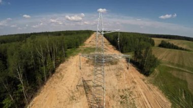 Dikmesi yükleme. Elektrik yüksek gerilim 108