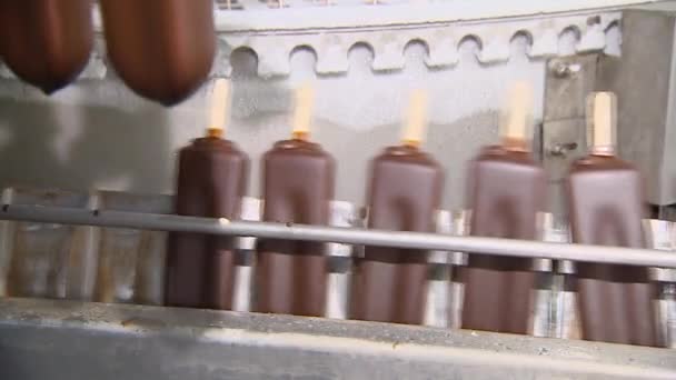 Ice cream and dairy products factory. Production automation. — Stock Video