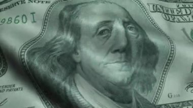 ABD Başkanı Benjamin Franklin, Yüz Dolarlık Banknot'u Buruşturdu