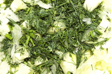 Salata doğranmış yeşillikleri.
