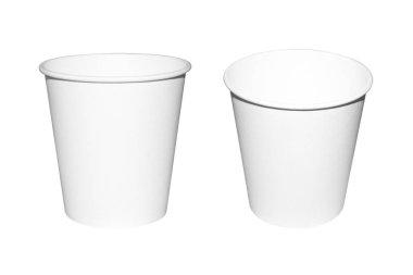 Tek kullanımlık kağıt bardak beyaz arkaplanda izole edildi.