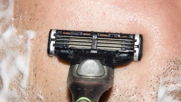 Egy Ember Leborotválja Gép Háttér Shave Borotvakrém — Stock Fotó