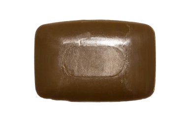 Beyaz arka plan üzerinde izole tar sabun.