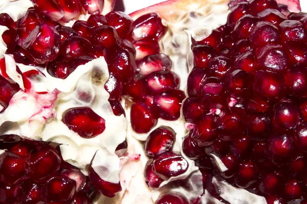 Гранат Фоне Cut Pomegranate Peeled Garnet — стоковое фото