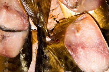 Soğuk füme uskumru. Uskumru arkaplanı..