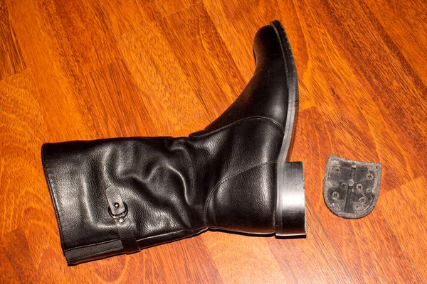 Сломанный Каблук Ботинке Обувная Повязка Обуви — стоковое фото