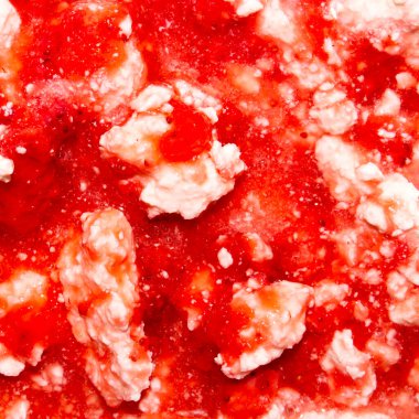 Çilek püresi. Çilekli süzme peynirin arka planı..