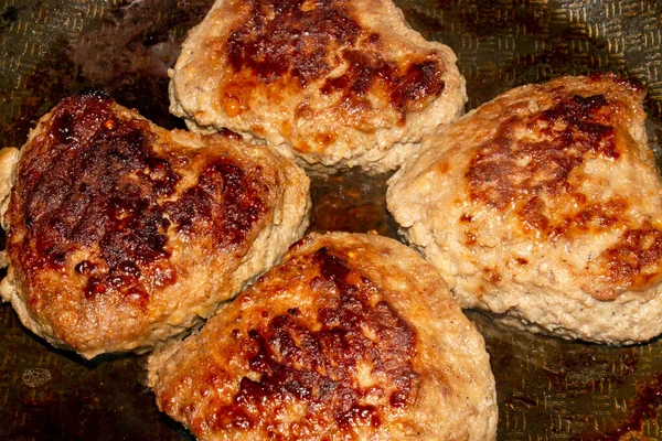 Costeletas Carne Frita Com Uma Crosta Dourada Fundo Costeletas Carne — Fotografia de Stock