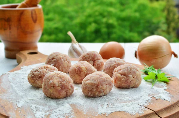 Raw Köttbullar Med Ingredienser Redo Att Vara Stekt — Stockfoto