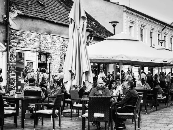 Cluj Napoca Romania October 2018 People Sit Tables Drink Outdoor — Stock Photo, Image