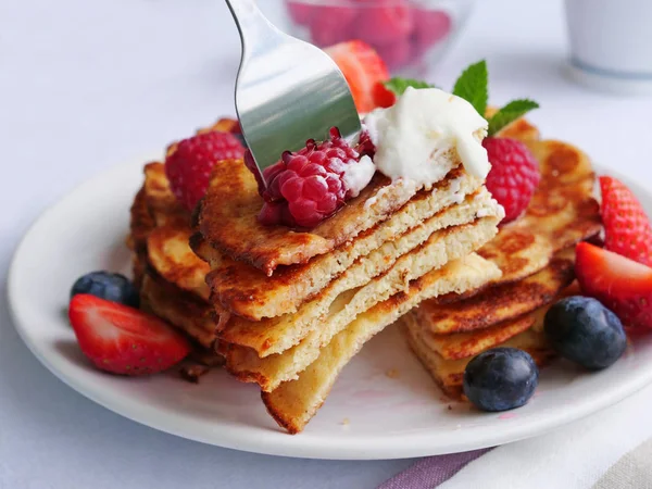 Keto pancakes made of coconut flour or almond flour — Stock Photo, Image