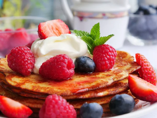 Keto pancakes made of coconut flour or almond flour — Stock Photo, Image