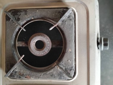 Mutfakta paslı ocak var..