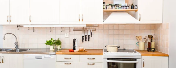 Modern Mutfak Dolapları Ile — Stok fotoğraf